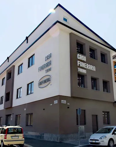 Edificio della Casa Funeraria EuroFunerali a Torino