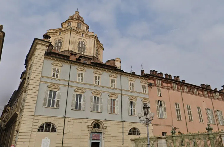 Interno barocco della Real Chiesa di San Lorenzo a Torino