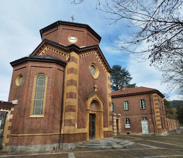 Cappella in mattoni del Cimitero di Sassi a Torino