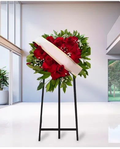 Cuore di rose rosse su cavalletto